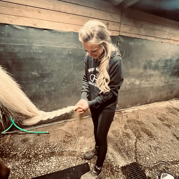 Meet your Posher, Kelly - Picture 4 of 10